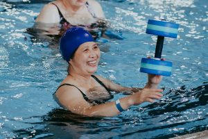 Older female in an Aqua class